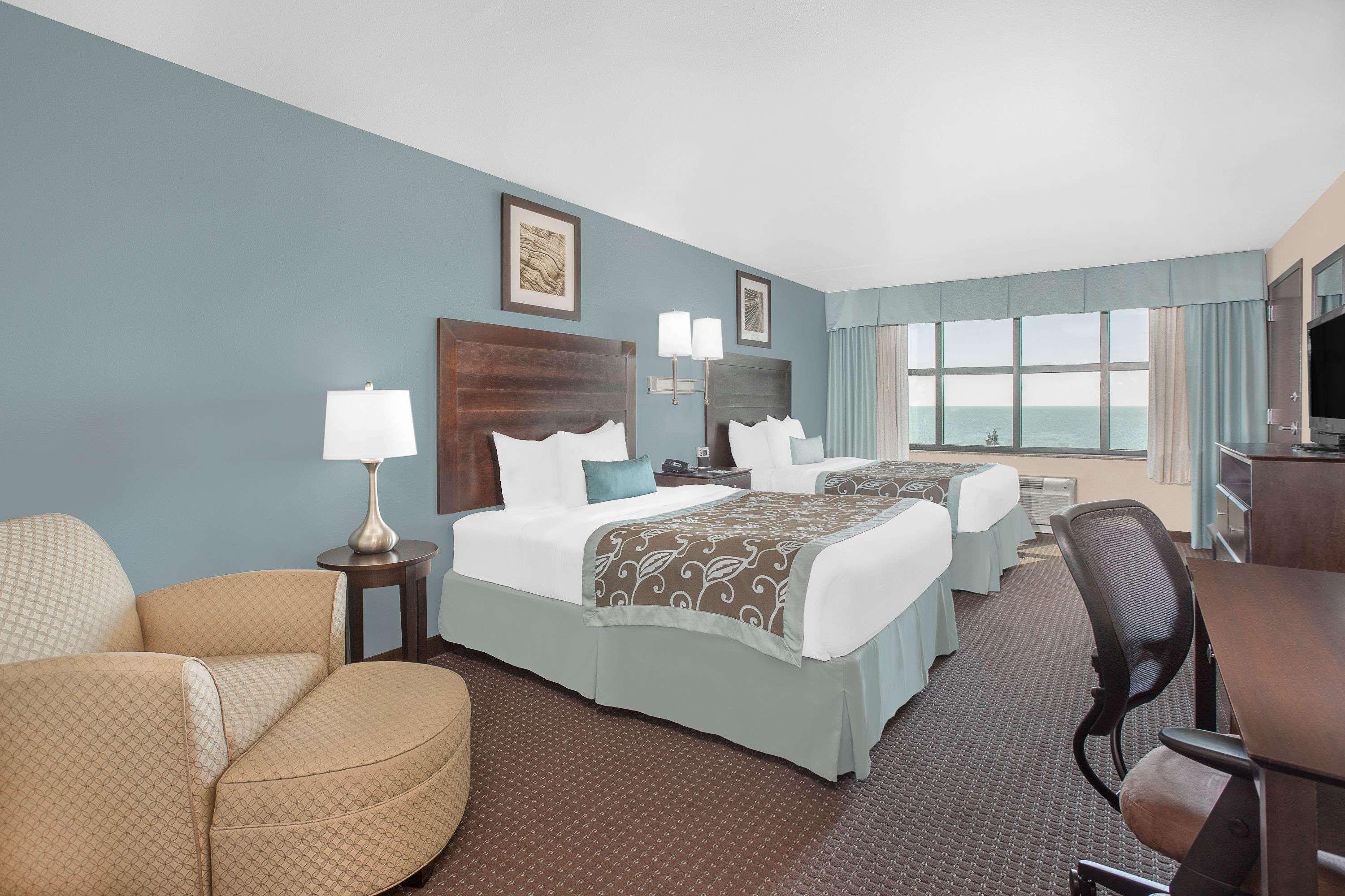 Holiday Inn Express - Gulfport Beach By Ihg Exterior photo