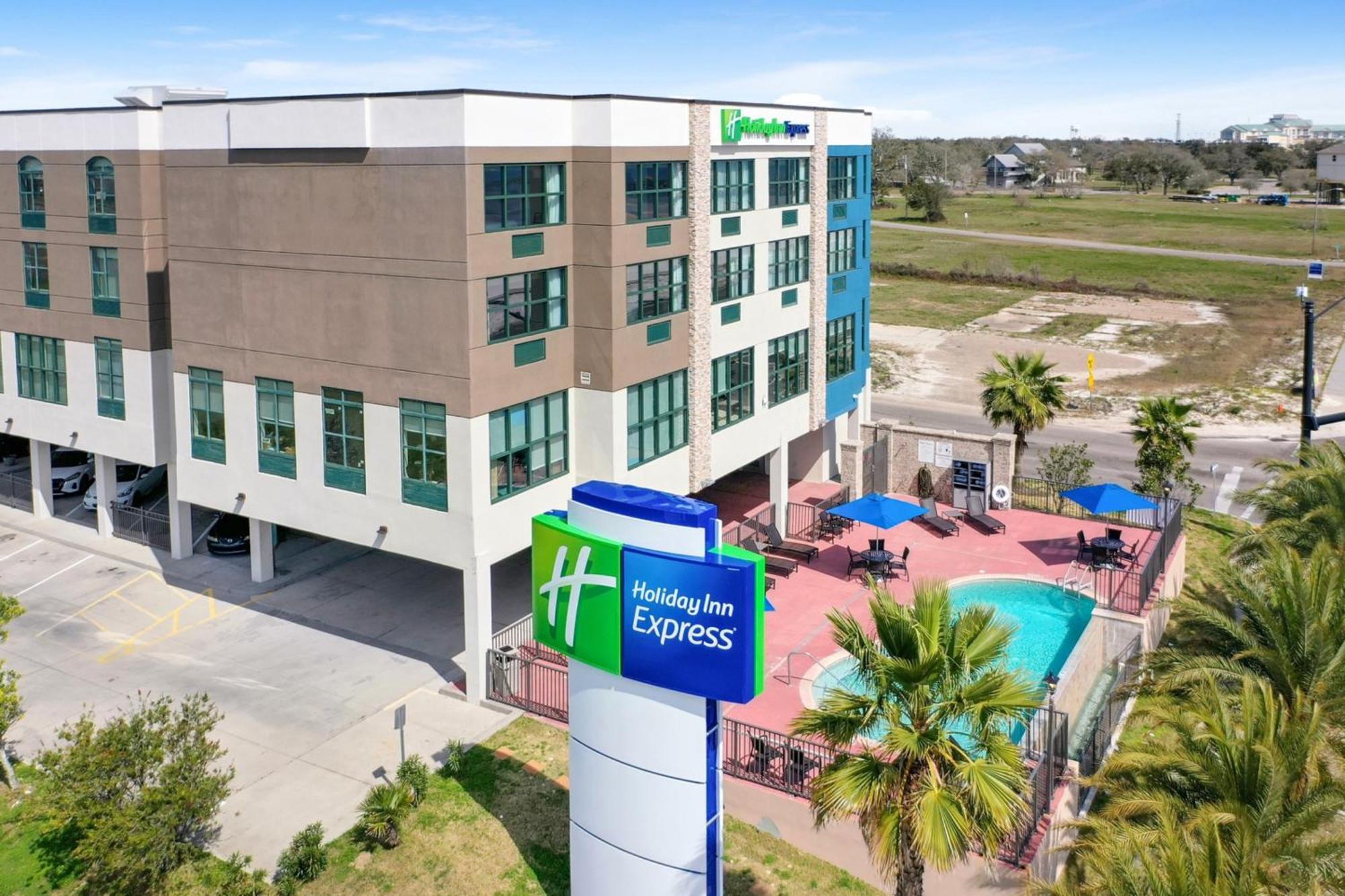 Holiday Inn Express - Gulfport Beach By Ihg Exterior photo