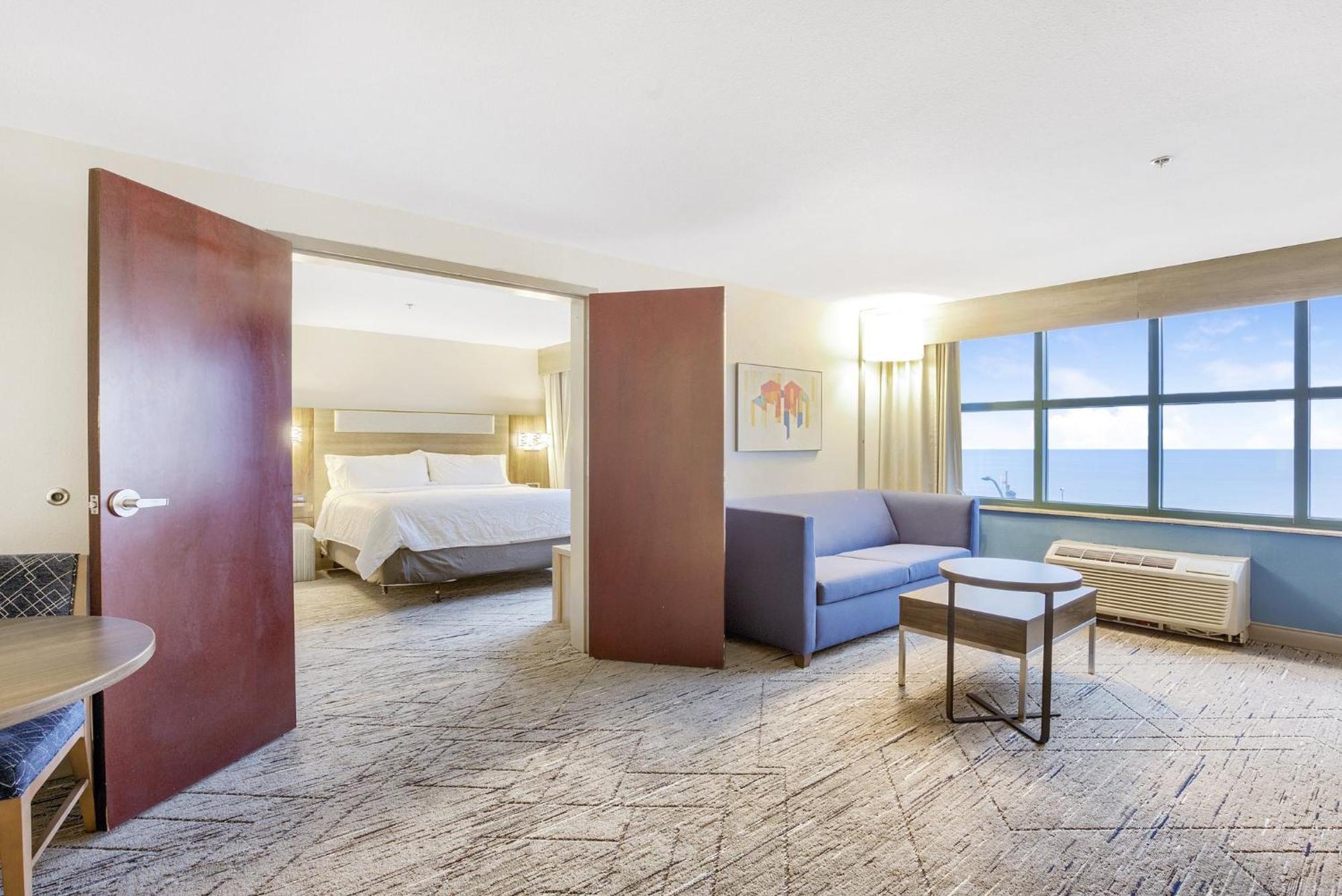 Holiday Inn Express - Gulfport Beach By Ihg Exterior photo